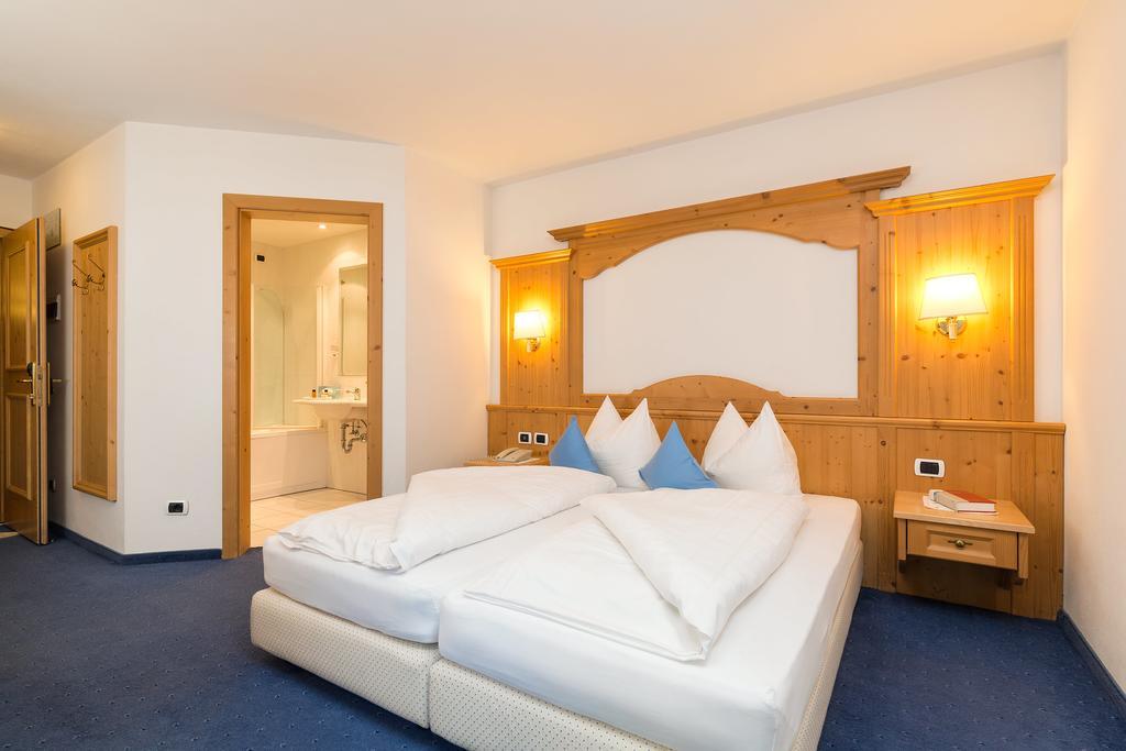 Hotel Bel Sit Corvara In Badia Exterior photo