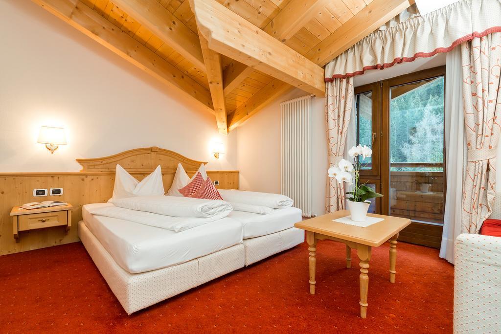 Hotel Bel Sit Corvara In Badia Exterior photo
