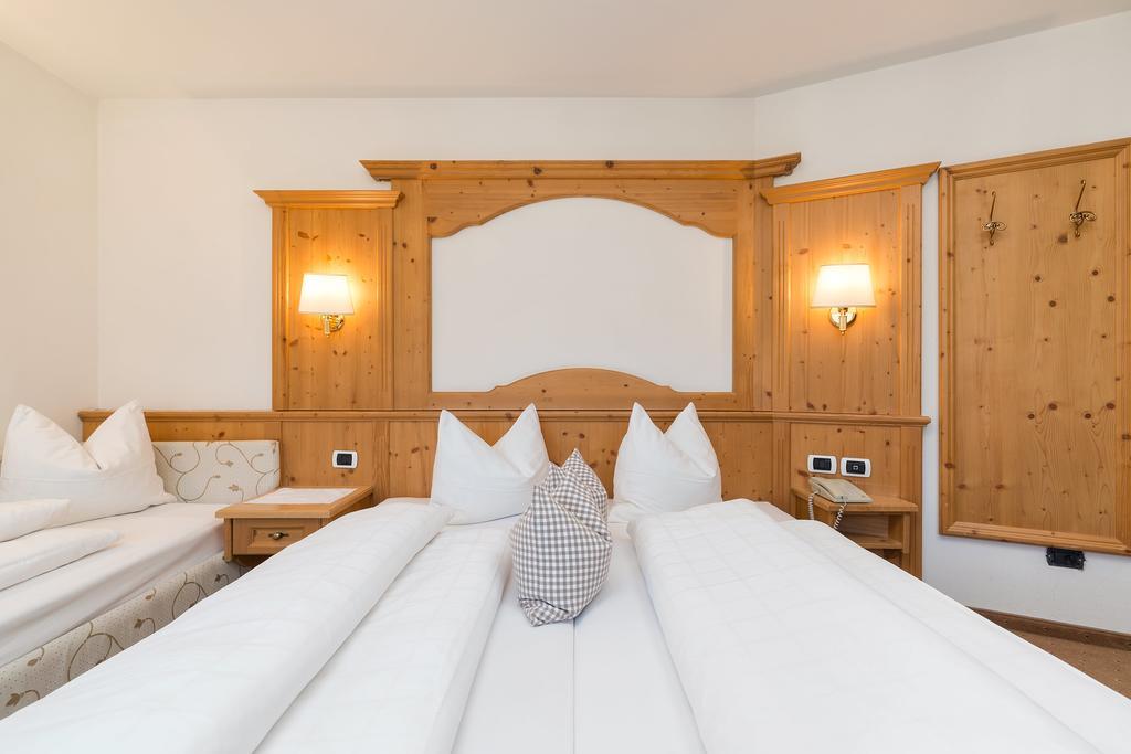 Hotel Bel Sit Corvara In Badia Exterior photo